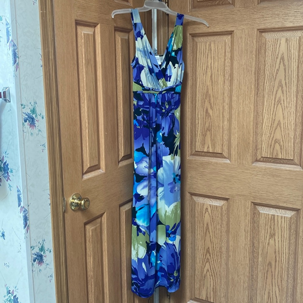 Sleeveless dress